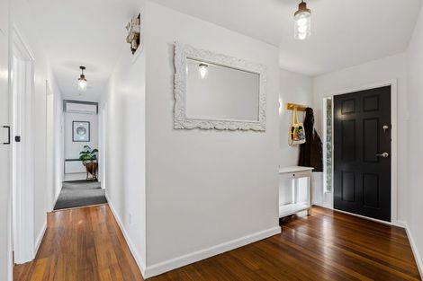 Photo of property in 9 Stretton Street, Bishopdale, Christchurch, 8053