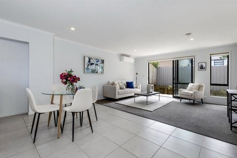 Photo of property in 8 Akeake Lane, Manurewa, Auckland, 2102