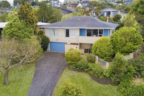 Photo of property in 17 Barlow Place, Chatswood, Auckland, 0626