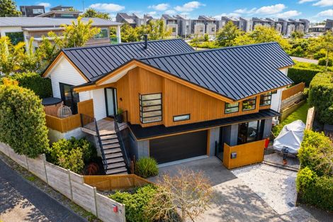 Photo of property in 16 Tuatini Place, Long Bay, Auckland, 0630