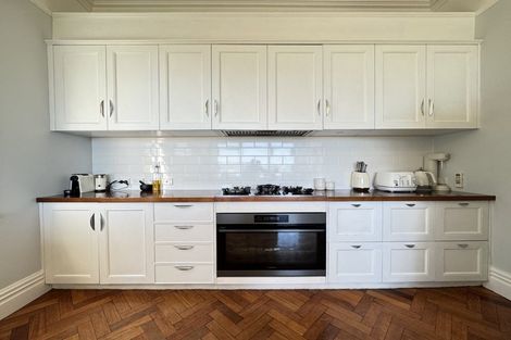 Photo of property in 117 Townsend Road, Miramar, Wellington, 6022