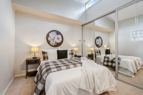 Photo of property in 21 Korotaha Terrace, Rothesay Bay, Auckland, 0630