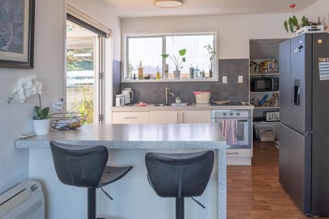 Photo of property in 1/14 Valley View Road, Glenfield, Auckland, 0629