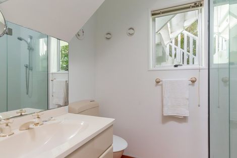 Photo of property in 32 Seaview Crescent, Picton, 7220