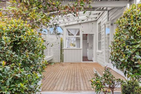 Photo of property in 30 Clare Street, Cambridge, 3434