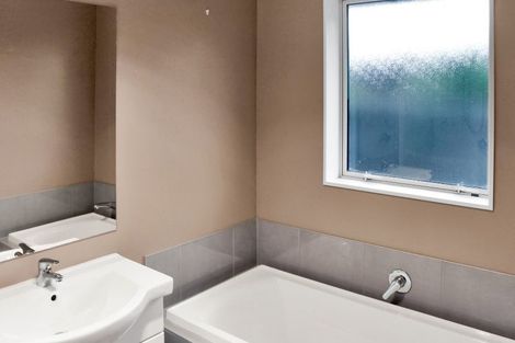 Photo of property in 5 Taggart Place, Sockburn, Christchurch, 8042