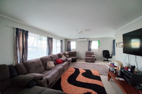 Photo of property in 8 Tiari Place, Mangere East, Auckland, 2024