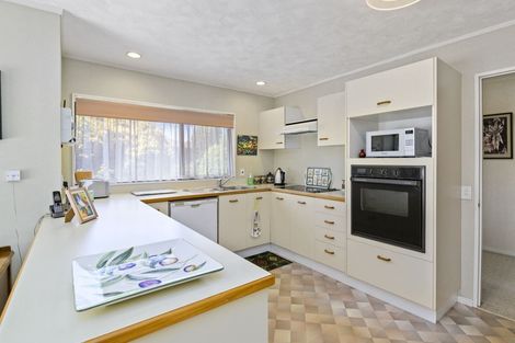 Photo of property in 5 Cedar Drive, Paraparaumu Beach, Paraparaumu, 5032