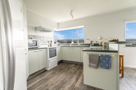 Photo of property in 9 Chastudon Place, Tawa, Wellington, 5028