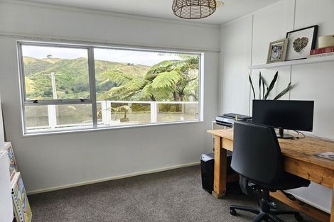 Photo of property in 17 Haunui Road, Pukerua Bay, 5026