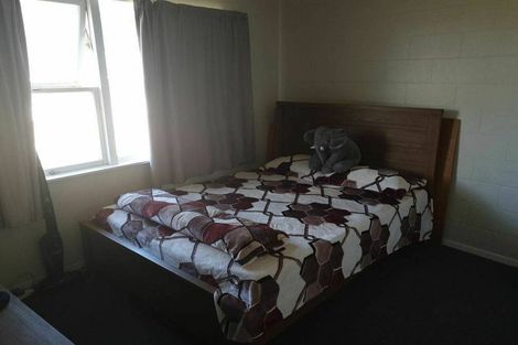 Photo of property in 3-5 Carbine Road, Mount Wellington, Auckland, 1060
