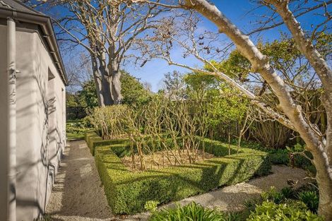 Photo of property in 19 Garreg Road, Fendalton, Christchurch, 8052