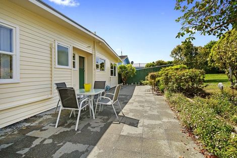 Photo of property in 8 Fitzwilliam Terrace, Tawa, Wellington, 5028