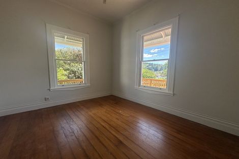 Photo of property in 121 Wellington Street, Picton, 7220