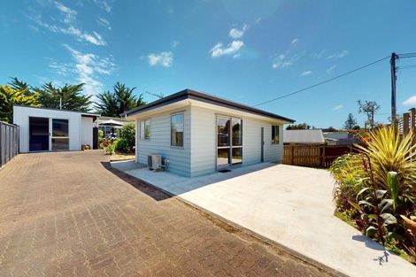 Photo of property in 95 Kahukura Avenue, Waitarere Beach, Levin, 5510
