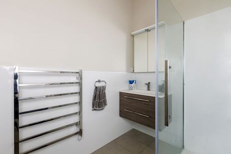 Photo of property in 61b Stanley Road, Stanley Point, Auckland, 0624