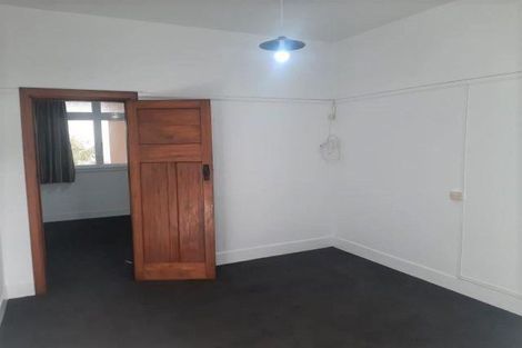 Photo of property in Devonport Apartments, 33/127 Saint Aubyn Street, New Plymouth, 4310