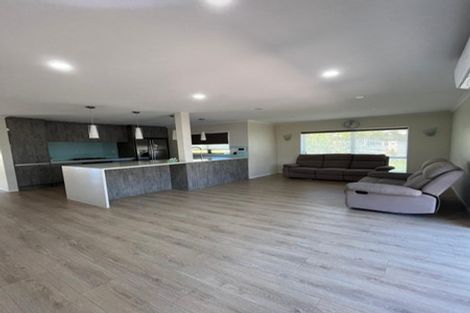 Photo of property in 6 Arrowsmith Drive, Clover Park, Auckland, 2019