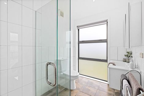 Photo of property in 9 Arohia Place, Snells Beach, 0920