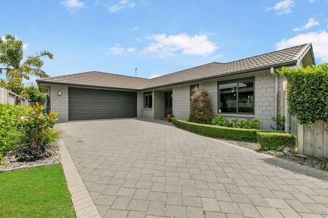 Photo of property in 34 Coleraine Drive, Rototuna, Hamilton, 3210
