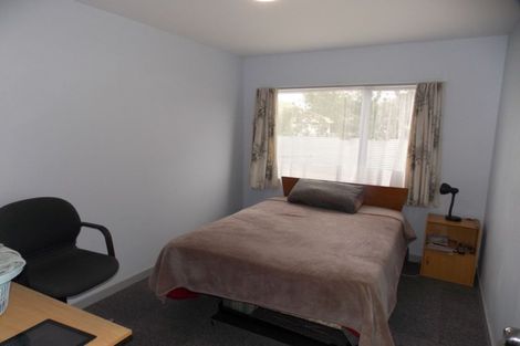 Photo of property in 4 Warwick Place, Awapuni, Palmerston North, 4412