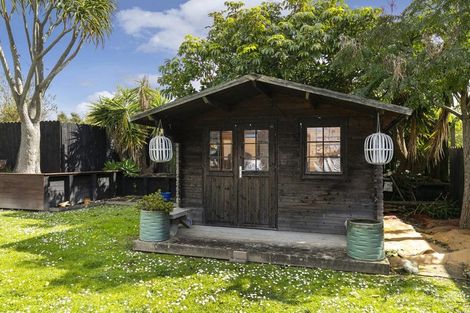 Photo of property in 51 Jadewynn Drive, Massey, Auckland, 0614