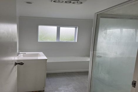 Photo of property in 41 Loughanure Place, Massey, Auckland, 0614