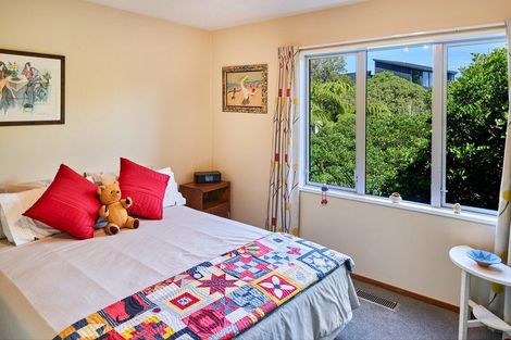 Photo of property in 1 Roys Road, Plimmerton, Porirua, 5026