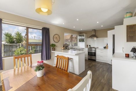 Photo of property in 46 Sandspit Road, Waiuku, 2123