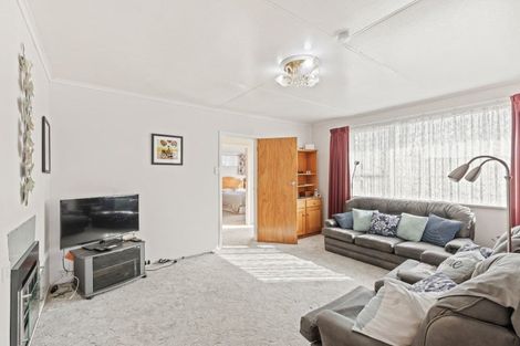 Photo of property in 135 Cracroft Street, Waitara, 4320