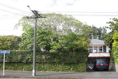 Photo of property in 28 Holsworthy Road, Lower Vogeltown, New Plymouth, 4310