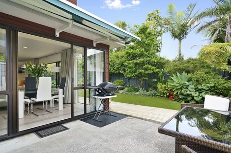 Photo of property in 13a Horotutu Road, Greenlane, Auckland, 1061