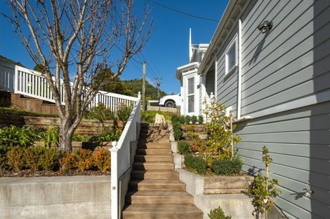 Photo of property in 5 Taranaki Street, Picton, 7220