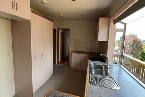 Photo of property in 7 Lavery Place, Sunnynook, Auckland, 0632