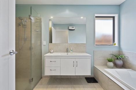 Photo of property in 2 Stonebridge Lane, Oxford, 7430