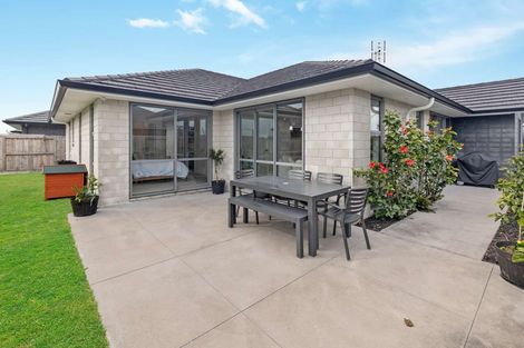 Photo of property in 20 Batty Street, Papamoa Beach, Papamoa, 3118