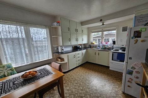 Photo of property in 111 Wallace Road, Mangere Bridge, Auckland, 2022