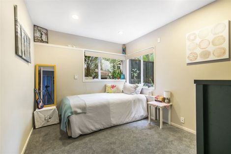 Photo of property in 2/52 Fowler Street, Northcote, Auckland, 0627