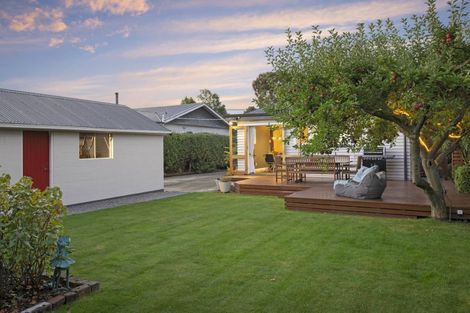 Photo of property in 80 Martin Avenue, Beckenham, Christchurch, 8023