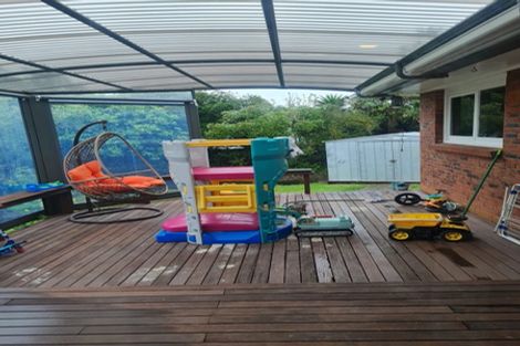 Photo of property in 15 La Perouse Street, Botany Downs, Auckland, 2010