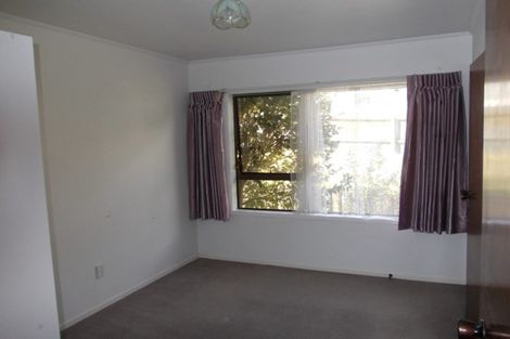 Photo of property in 58 Kurnell Drive, Botany Downs, Auckland, 2010