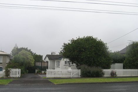 Photo of property in 1/66 Coronation Road, Hillcrest, Auckland, 0627