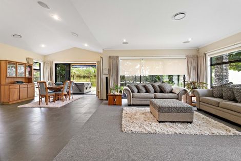 Photo of property in 11 Links Drive, Waiwhakaiho, New Plymouth, 4312