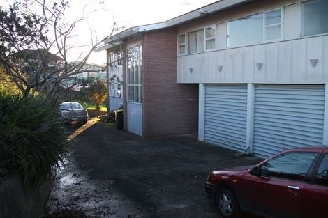 Photo of property in 2/26 Mellons Bay Road, Howick, Auckland, 2014