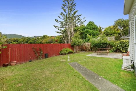 Photo of property in 9 Redwood Avenue, Tawa, Wellington, 5028