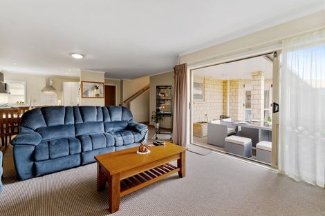 Photo of property in 35/64 Kawaha Point Road, Kawaha Point, Rotorua, 3010