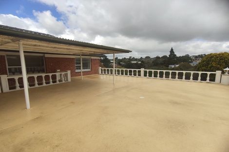 Photo of property in 17 Matipo Road, Te Atatu Peninsula, Auckland, 0610