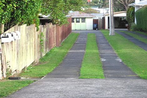 Photo of property in 9 Coniston Avenue, Te Atatu South, Auckland, 0610