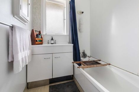 Photo of property in 53 Collins Road, Melville, Hamilton, 3206