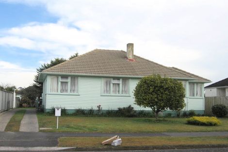 Photo of property in 52 Ross Crescent, Fairfield, Hamilton, 3214